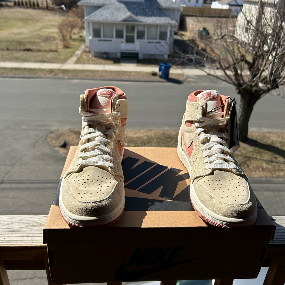 Jordan 1 Size 10 brand new dead stock BUY 1 GET 1 HALF% OFF - Picture 3 of 7